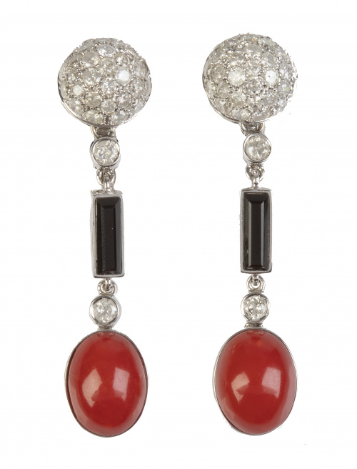 Pendientes largos estilo Art-Decó con cabujón de coral, y r
