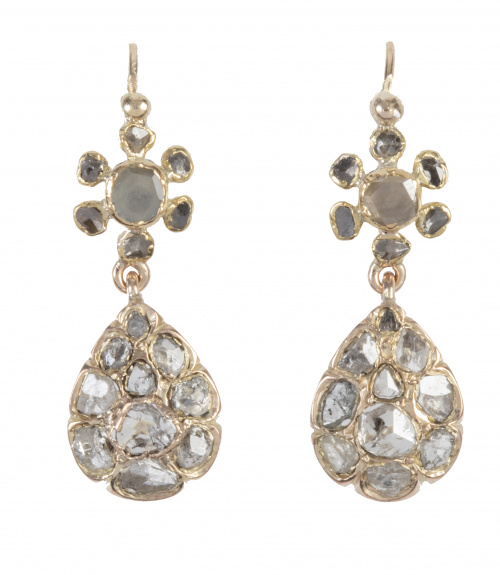 Pendientes largos de diamantes S. XIX con gota que pende de