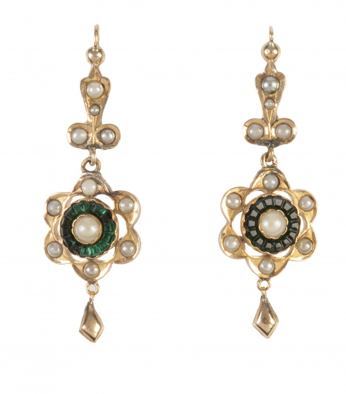Pendientes largos S. XIX con flor colgante de trébol superi