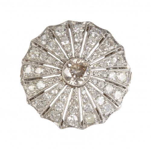 Sortija bombé a modo de paraguas con brillante en chatón ce