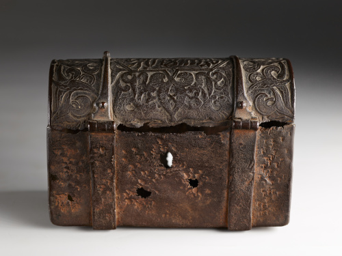 Arqueta con el escudo Nazarí.Probablemente Granada, prime