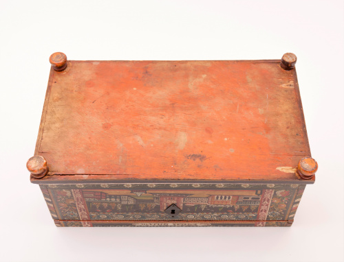 Baúl de madera lacada y policromada.Taller mejicano, Olin