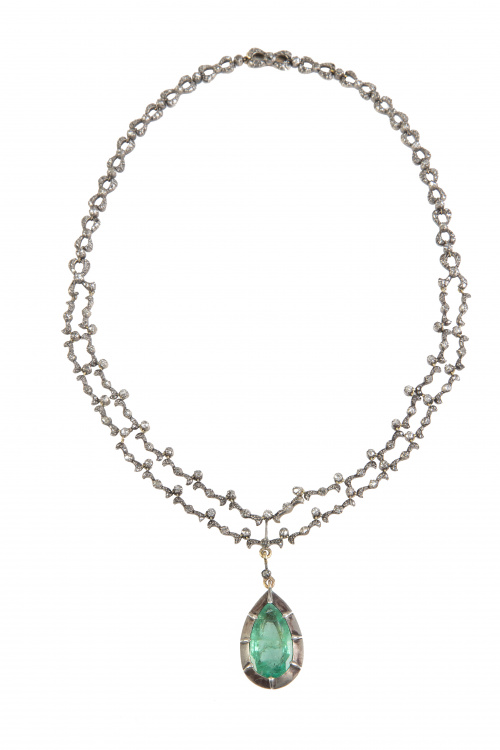 Collar S. XIX de diamantes con esmeralda de talla pera colg