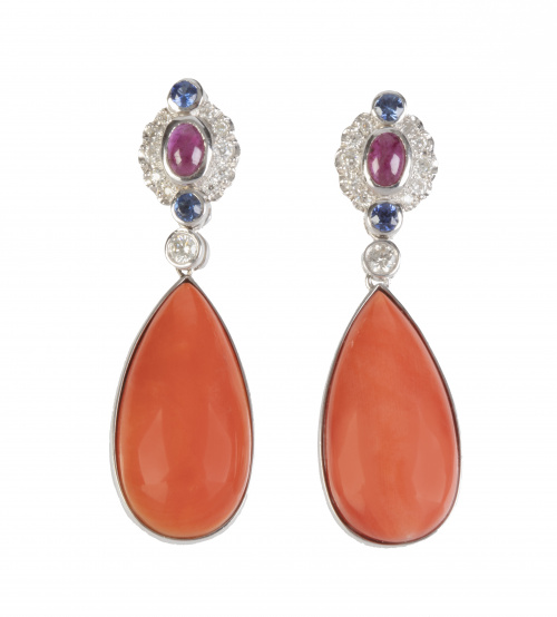 Pendientes largos con gran gota de coral colgante de motivo