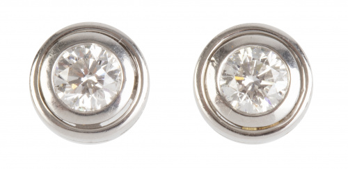 Pendientes con chatón de brillante que suman 1,42 ct