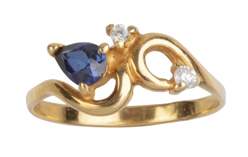 Sortija con zafiro talla pera y dos brillantes