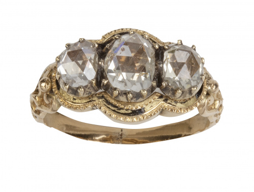 Sortija tresillo de diamantes de talla rosa S. XVIII