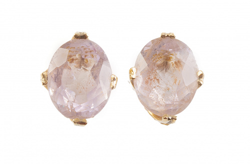 Pendientes con rosa de Francia en montura de garras