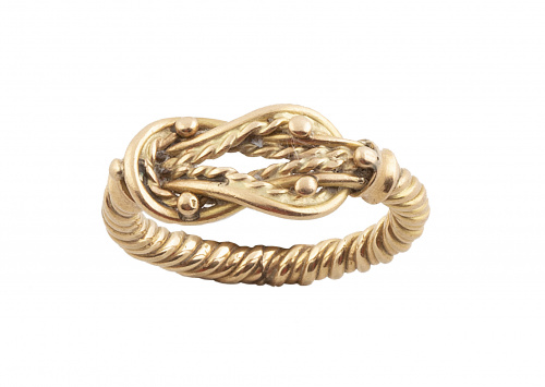 Sortija con diseño de nudo marinero en montura a modo de so