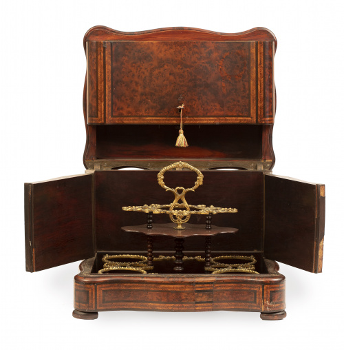 Caja licorera Napoleón III de madera de raíz, fileteado de 