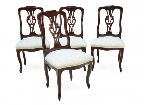 Juego de cuatro sillas con respaldo calado.Trabajo españo