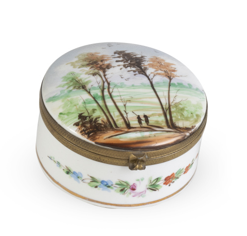 Cajita circular de porcelana esmaltada y dorada y metal dor