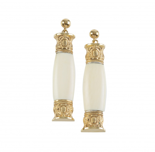 Pendientes largos con diseño de columnas de marfil con capi