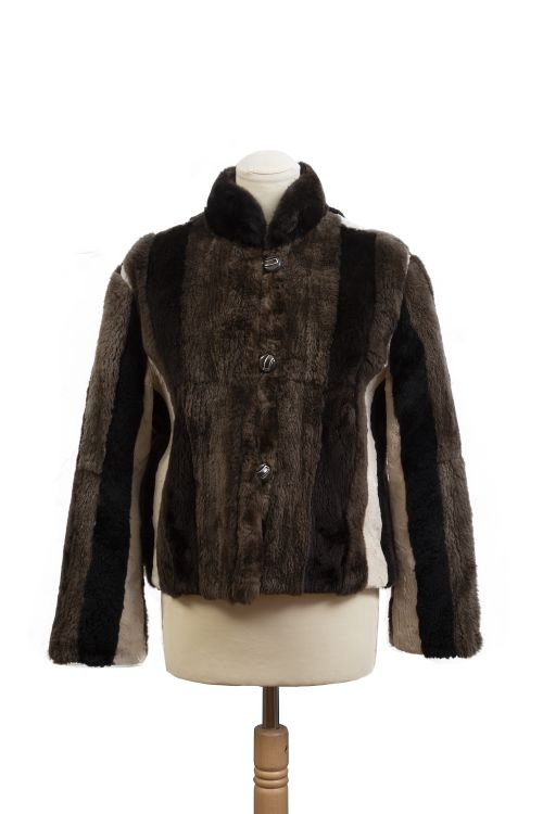 Chaqueta de piel de nutria de pelo corto de tres tonos comb