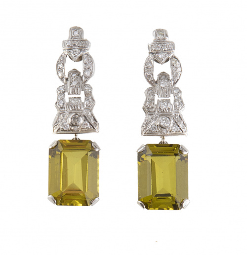 Pendientes largos estilo Art-Decó de dobletes de peridotos 