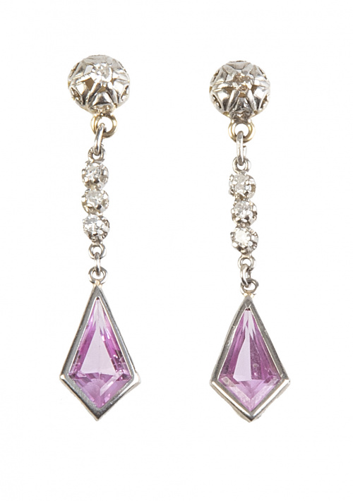 Pendientes largos estilo Art-Decó con rosas de Francia romb