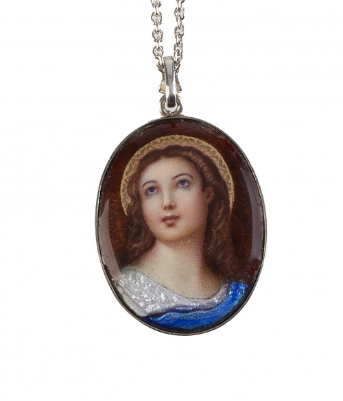 Colgante oval de pp. S. XX con Virgen de esmalte enmarcada 