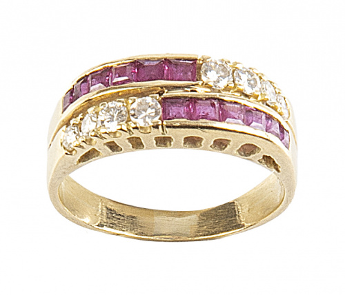 Sortija con dos líneas horizontales de rubíes talla carré y