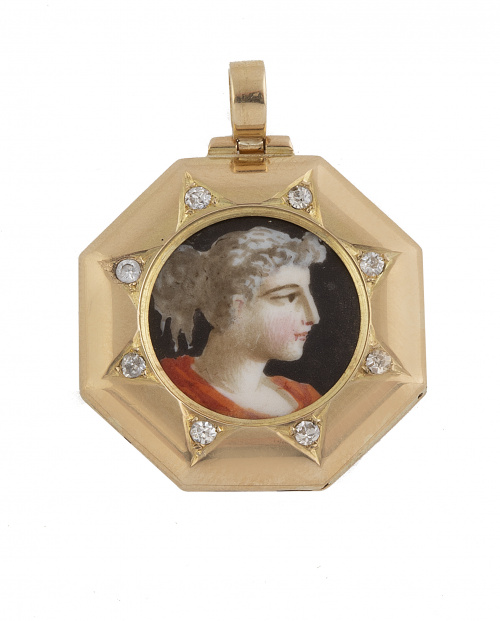 Colgante octogonal con esmalte central con perfil de dama c
