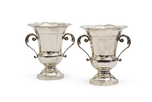 Pareja de copas de plata de ley 916. Con marcas.Herraiz, 