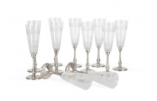 Juego de once copas de champagne de cristal tallado y pie d
