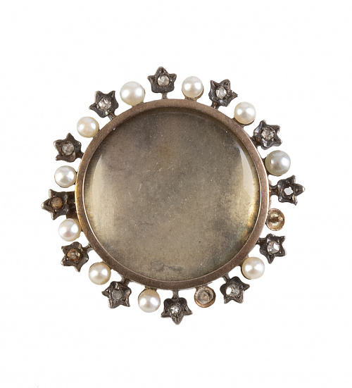 Broche portafotos circular S. XIX con marco de perlas alter