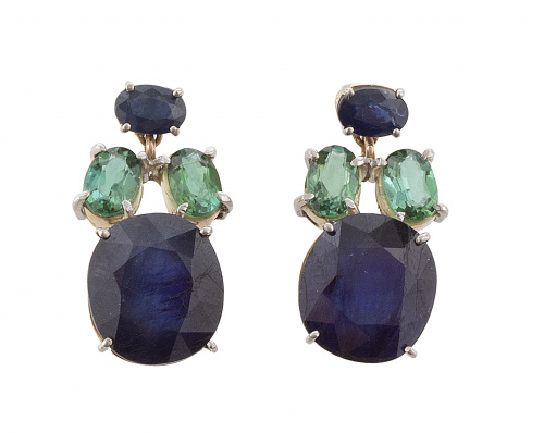 Pendientes largos con gran zafiro oval que pende de trébol 