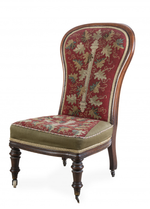 Silla baja de madera de nogal con tapicería de "gross-point