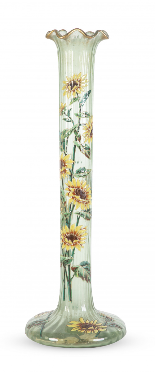 Jarrón modernista de cristal soplado a molde, de color verd