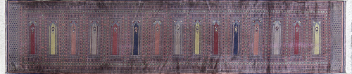 Alfombra de pasillo en seda, decorada con lámparas de mezqu