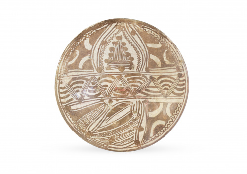 Plato de cerámica de reflejo metálico.Manises, S. XVI.