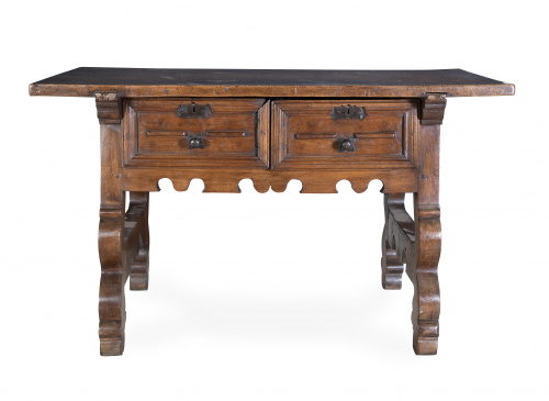 Mesa de madera de nogal.Castilla, S. XVII.