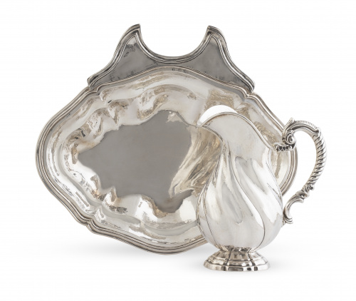 Bacía Carlos III de plata en su color y jarro Carlos IV de 