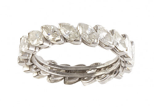 Sortija alianza completa de diamantes talla navette