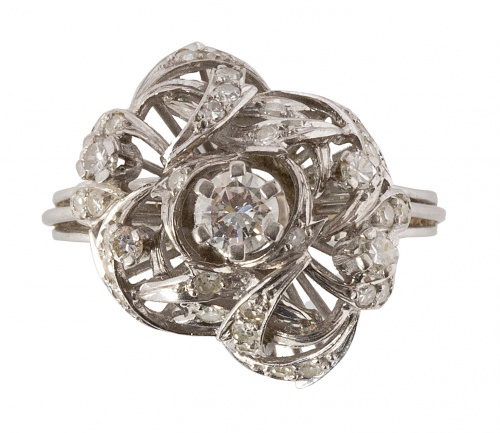 Sortija años 60 con brillante central rodeado de cintas ent