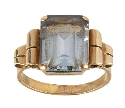 Sortija chevalière años 40 con cuarzo azul adornada con rol