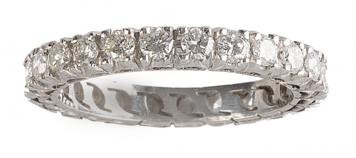 Alianza completa de brillantes engastados en garras