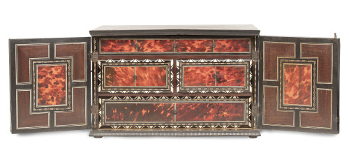 Escritorio de madera de ébano, hueso, carey y marquetería d