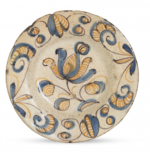 Plato de cerámica esmaltada de la serie tricolor, con flor 