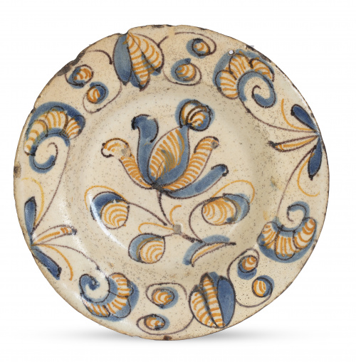 Plato de cerámica esmaltada de la serie tricolor, con flor 