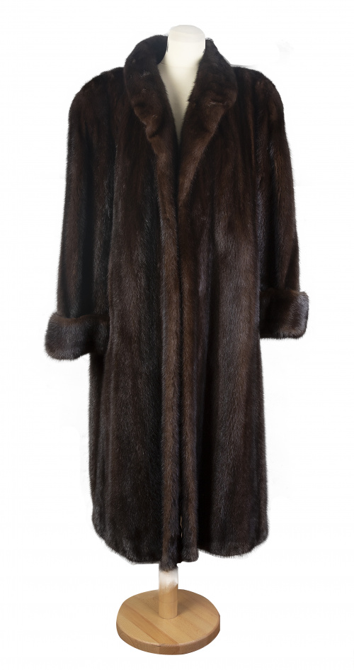 Abrigo largo de visón marrón , con cuello de solapa, puños 