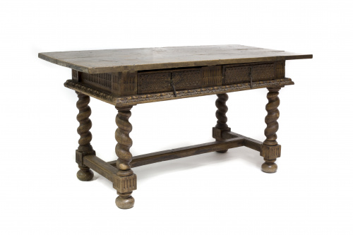 Mesa en madera de nogal y castaño con dos cajones en la cin