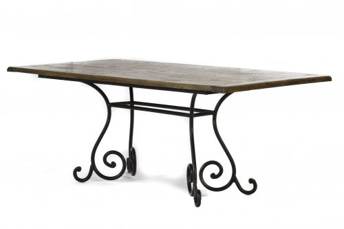 Mesa en madera de roble con patas de hierro forjado.S. XX