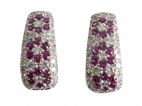 Pendientes de pavé de brillantes y flores de rubíes en band