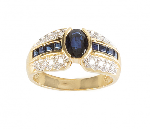 Sortija de zafiros y brillantes, con oval central y linea d