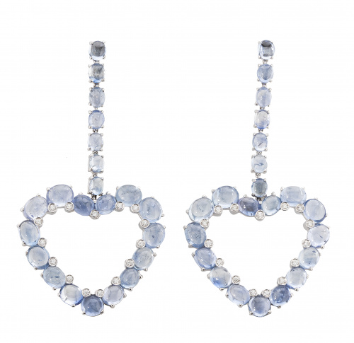 Pendientes de cabuchones de zafiros Ceylán, y chatones de b