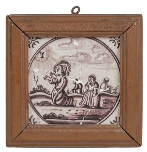 Azulejo de cerámica esmaltada en manganeso con Jesús en el 