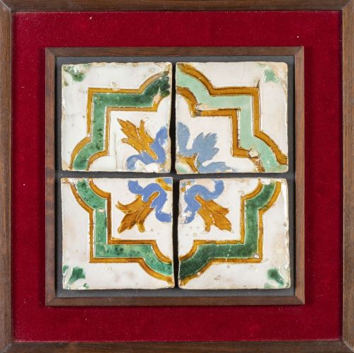 Panel de cuatro azulejos de cerámica de arista esmaltada en