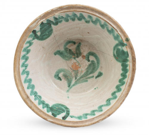 Lebrillo de cerámica esmaltada en verde con flor.Fajalauz