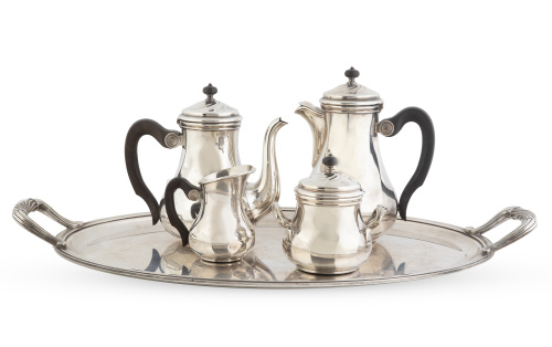 Juego de café y té de metal plateado y asas de madera. Con 